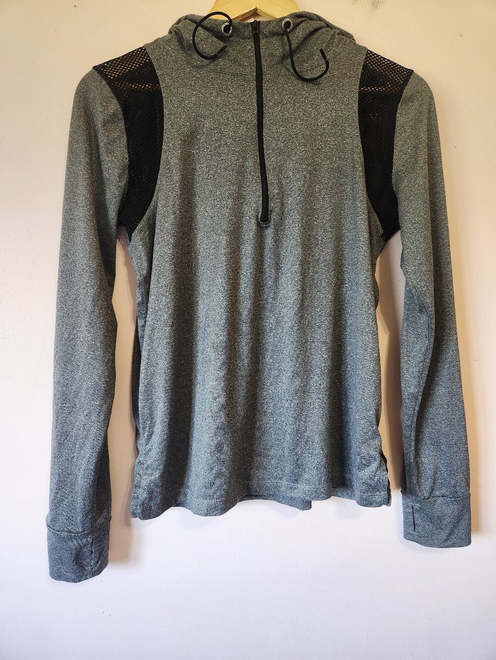 Live Love Dream Heather Gray Mesh Panel Half Zip Activewear Hoodie Thumbholes M